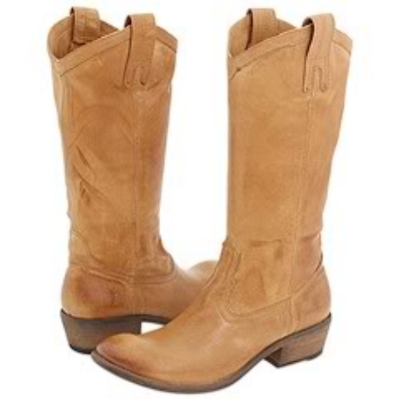 Frye Carson Boot - Picture 1 of 5
